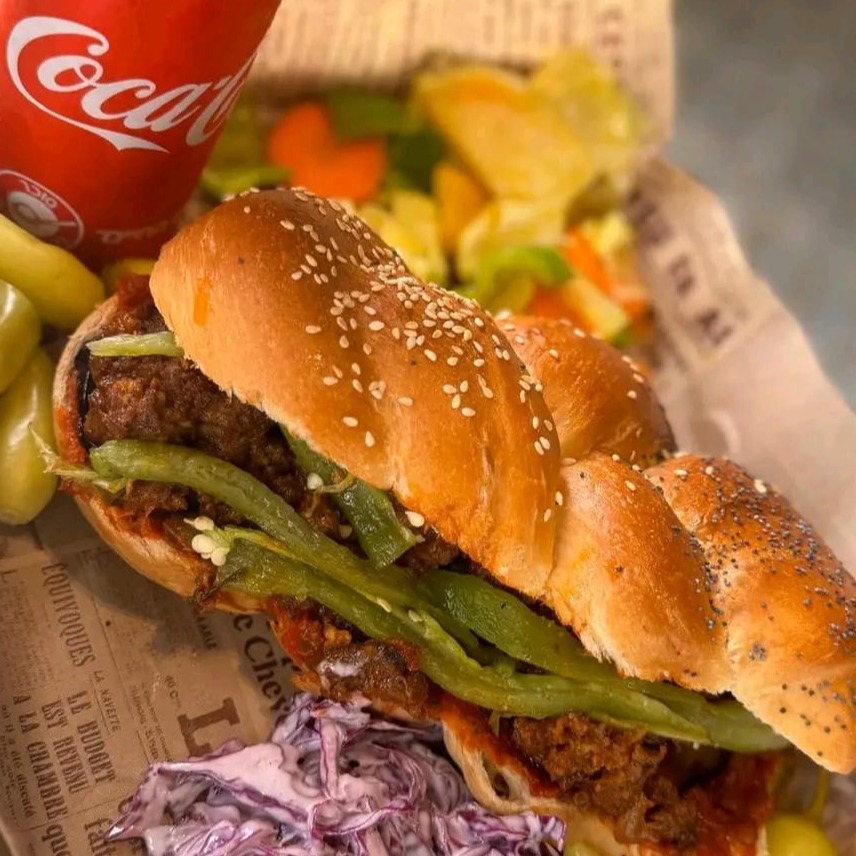 תפריט אוכל מוכן לשישי ,שניצל בחלה